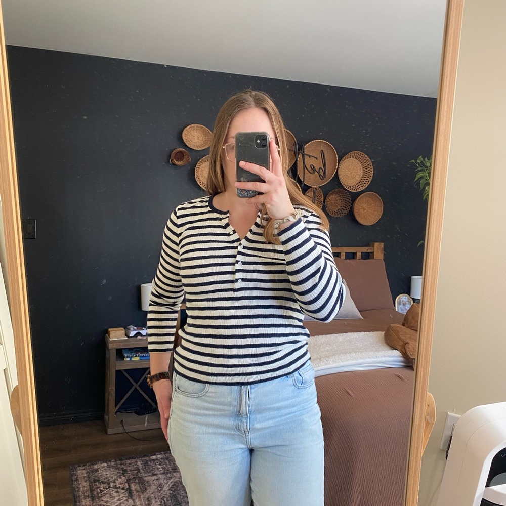 DOEN Striped Long-Sleeve Henley Top in Navy and White